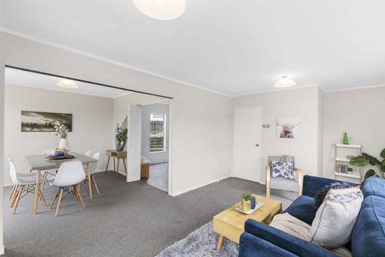 Photo of property in 18 Cambrian Street, Churton Park, Wellington, 6037