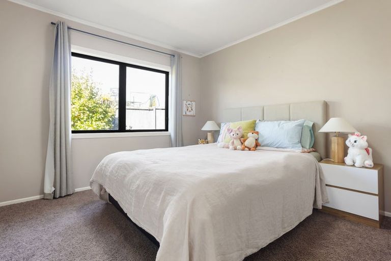 Photo of property in 5 Ruske Place, Grandview Heights, Hamilton, 3200