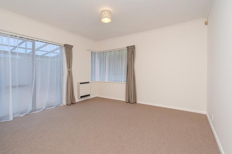 Photo of property in 5 Peter Button Place, Johnsonville, Wellington, 6037