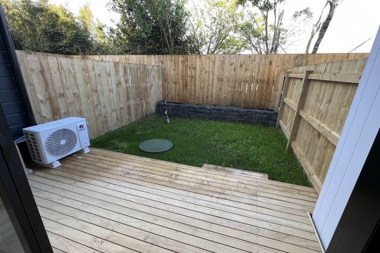 Photo of property in 7/241 Don Buck Road, Massey, Auckland, 0614