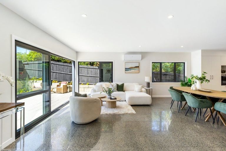 Photo of property in 15 Schnapper Rock Road, Greenhithe, Auckland, 0632