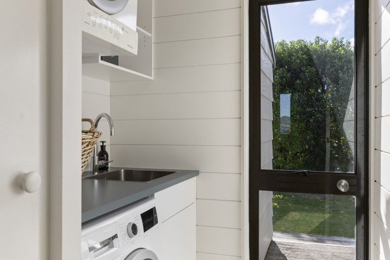 Photo of property in 12 Golders Place, Richmond Heights, Taupo, 3330