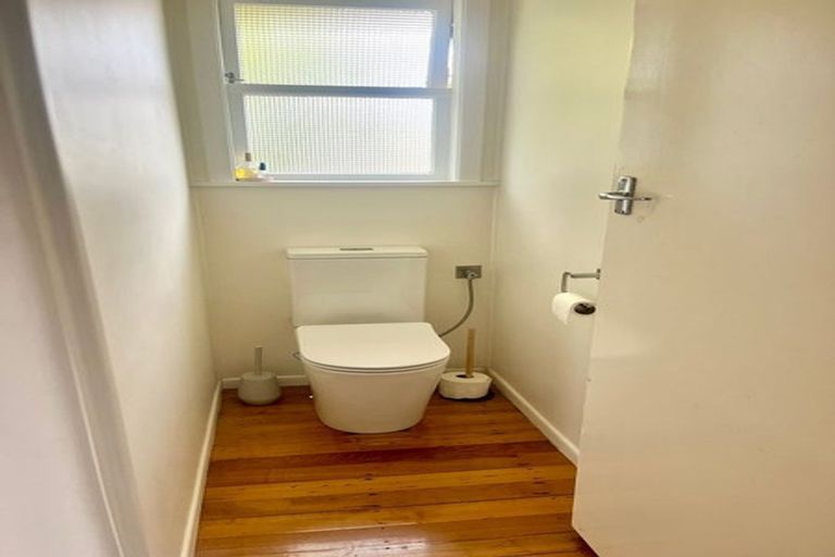 Photo of property in 1/31 Raines Avenue, Forrest Hill, Auckland, 0620