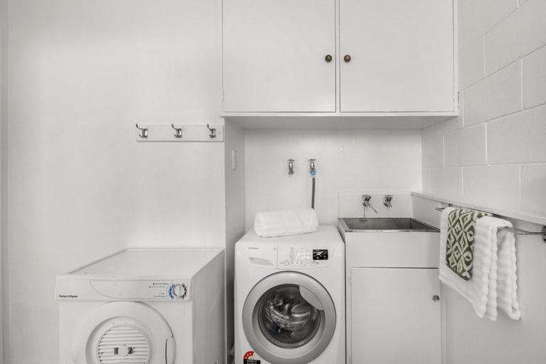 Photo of property in 4/72 Freyberg Street, Lyall Bay, Wellington, 6022