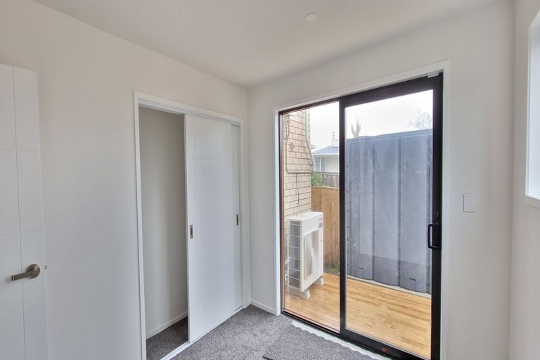 Photo of property in 2b Glenvil Lane, Te Atatu Peninsula, Auckland, 0610