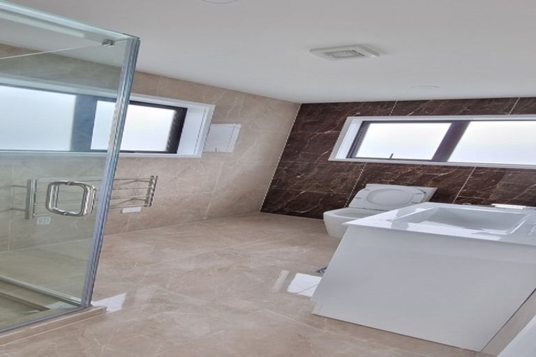 Photo of property in 2b Glenvil Lane, Te Atatu Peninsula, Auckland, 0610