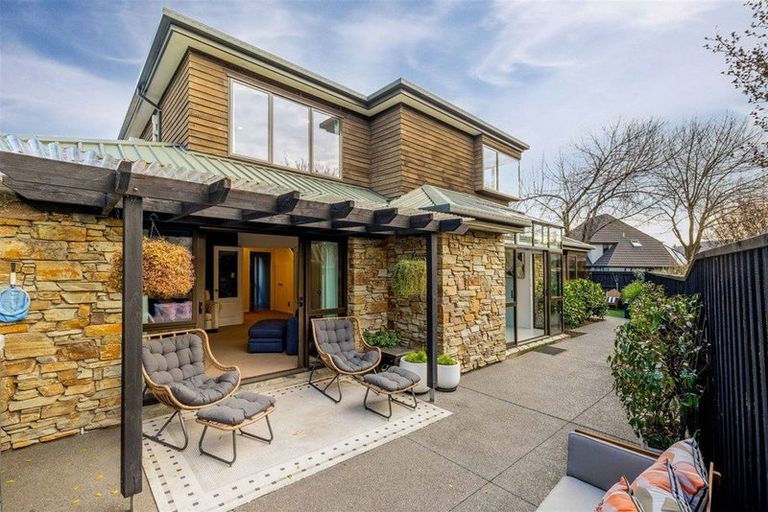 Photo of property in 2 Buscot Gate, Avonhead, Christchurch, 8042