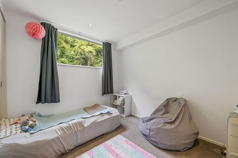 Photo of property in 22 Saddleback Grove, Karori, Wellington, 6012