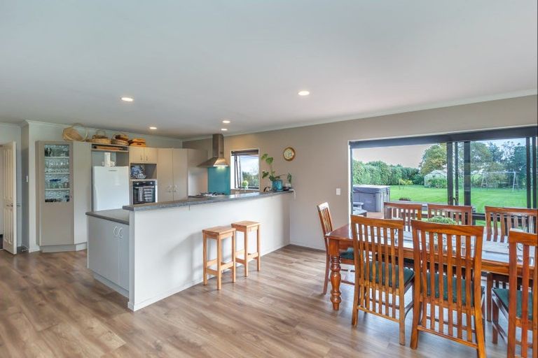 Photo of property in 66 Pohutukawa Drive, Levin, 5571
