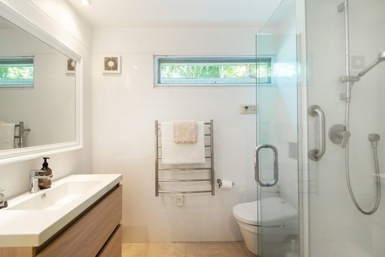 Photo of property in 1/21 Clifton Road, Hauraki, Auckland, 0622