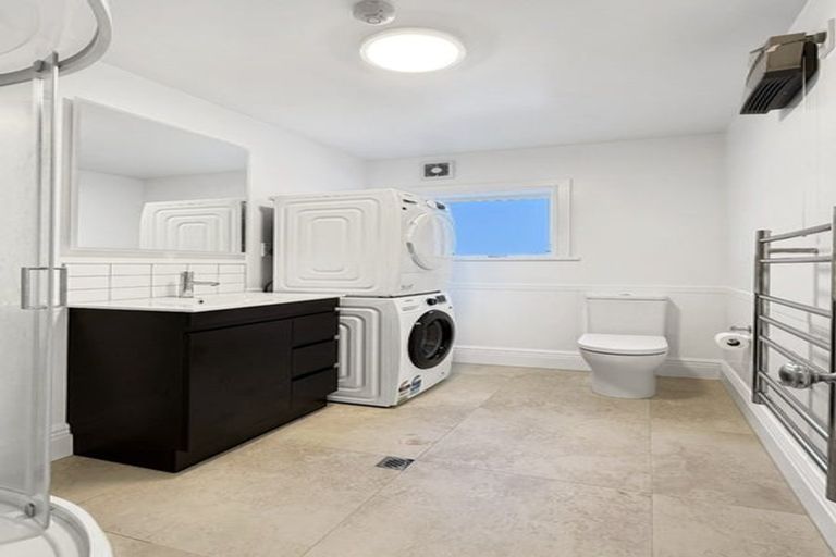 Photo of property in 1 Bidwill Street, Mount Cook, Wellington, 6021