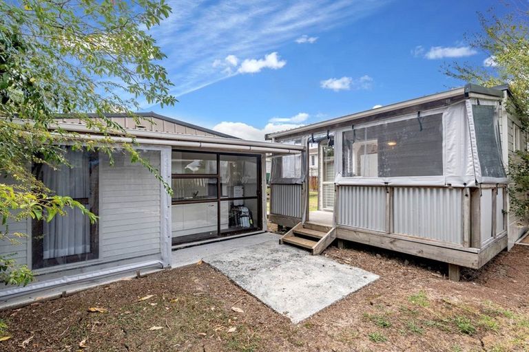 Photo of property in 26 Geordie Street, Henderson, Auckland, 0612