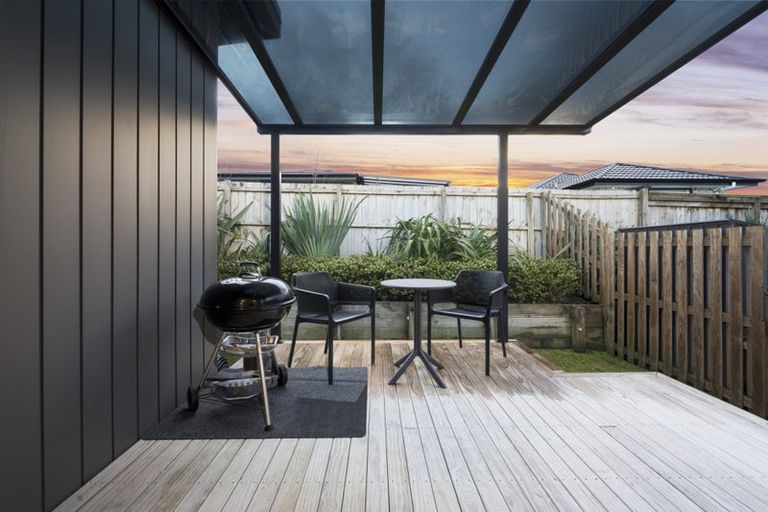 Photo of property in 19 Patrick Rice Drive, Swanson, Auckland, 0614
