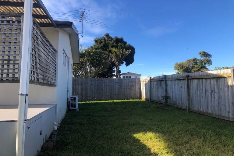 Photo of property in 8 Dennis Road, Papatoetoe, Auckland, 2025