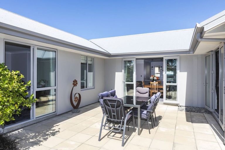 Photo of property in 3 Handel Close, Northwood, Christchurch, 8051