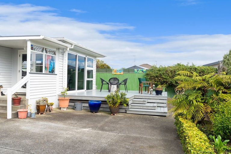 Photo of property in 23 Tasman Street, Levin, 5510