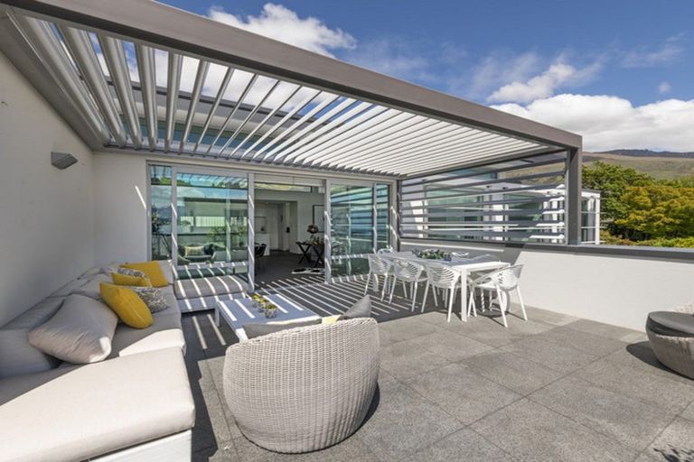 Photo of property in 15 Faulks Terrace, Wanaka, 9305