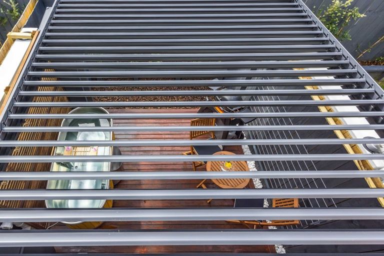 Photo of property in 9/5 Hikurangi Street, Te Atatu Peninsula, Auckland, 0610