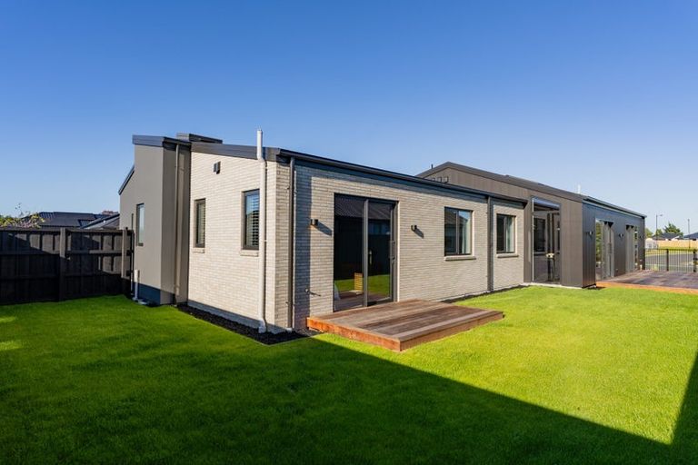 Photo of property in 8 Homestead Drive, Rangiora, 7400