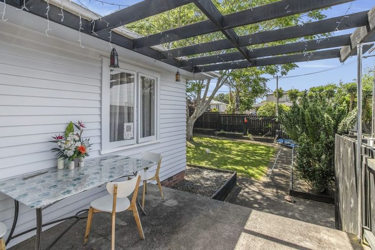 Photo of property in 23 Mcintyre Road, Mangere Bridge, Auckland, 2022
