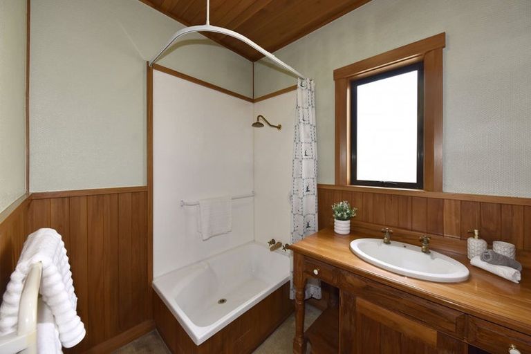 Photo of property in 86 Wharenui Road, Upper Riccarton, Christchurch, 8041