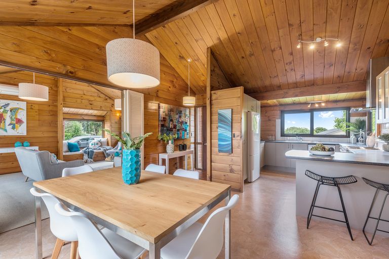 Photo of property in 43 Palmyra Way, Half Moon Bay, Auckland, 2012