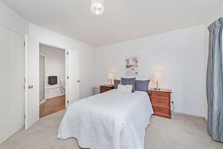 Photo of property in 24 Blighs Road, Strowan, Christchurch, 8052