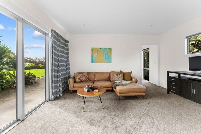 Photo of property in 68 Mcgiven Drive, Ridgewood, New Plymouth, 4371