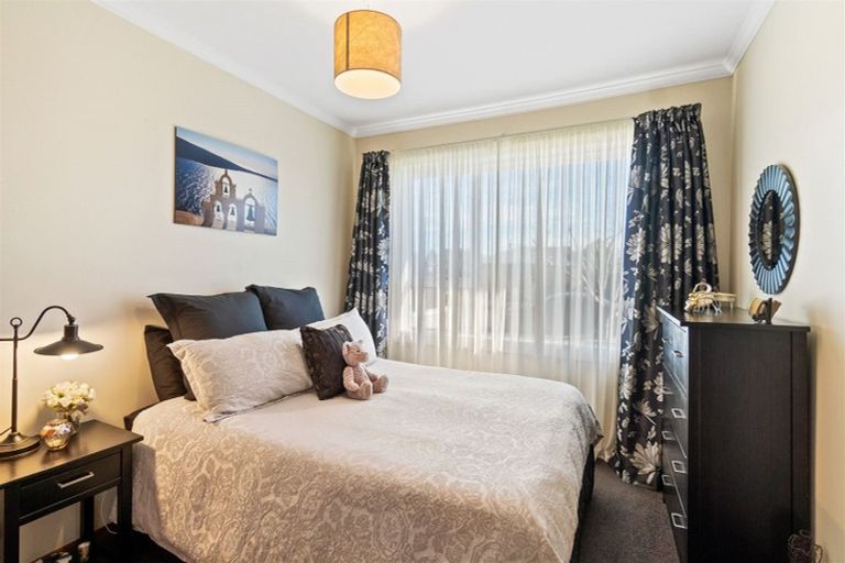 Photo of property in 21 Clipper Place, Redwood, Christchurch, 8051