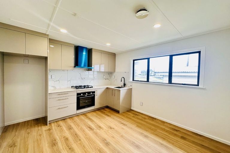 Photo of property in 43 Beaumonts Way, Manurewa, Auckland, 2102