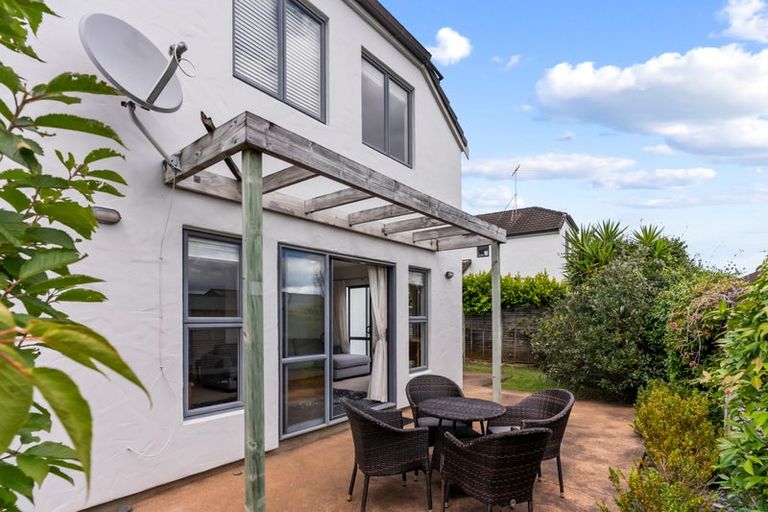 Photo of property in 3/64 Schnapper Rock Road, Schnapper Rock, Auckland, 0632