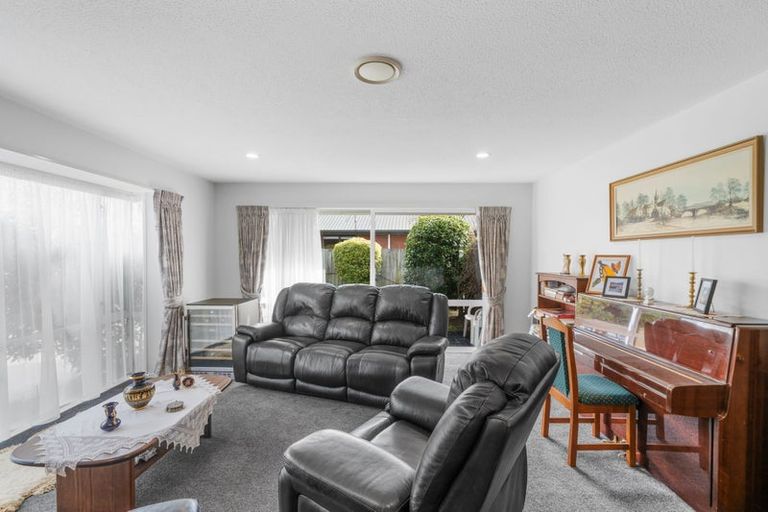 Photo of property in 18 Claverley Gardens, Avonhead, Christchurch, 8042