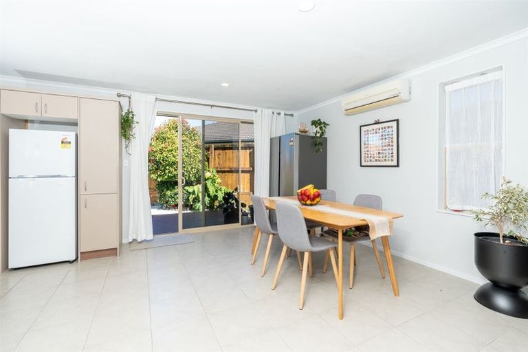 Photo of property in 12 Tarrango Way, Rototuna, Hamilton, 3210