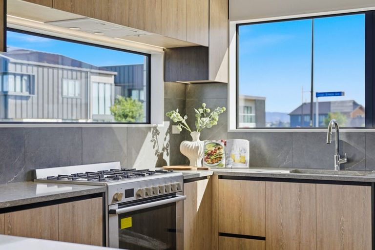 Photo of property in 12 Ocean Breeze Avenue, Hobsonville, Auckland, 0616