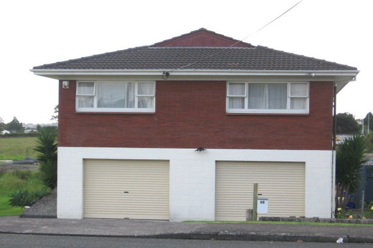 Photo of property in 98 Mcleod Road, Te Atatu South, Auckland, 0610