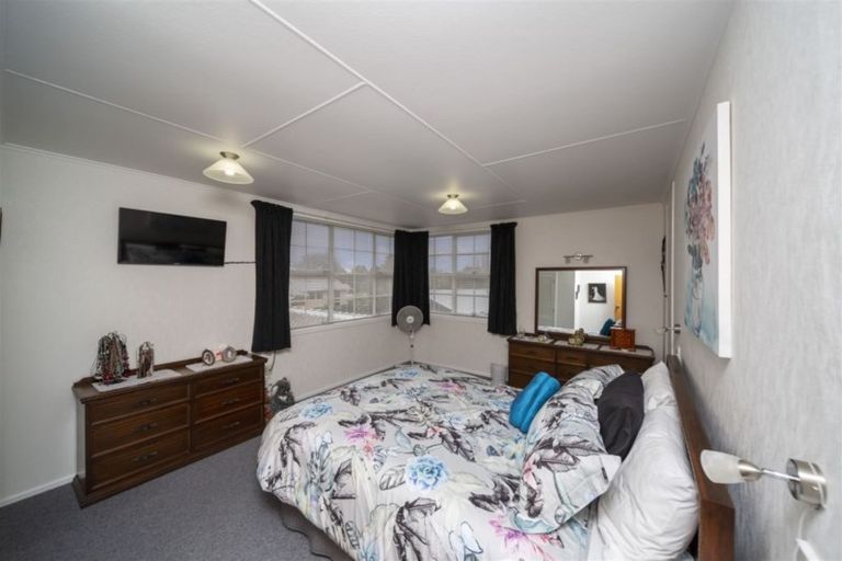 Photo of property in 2 Ropata Street, Hawera, 4610