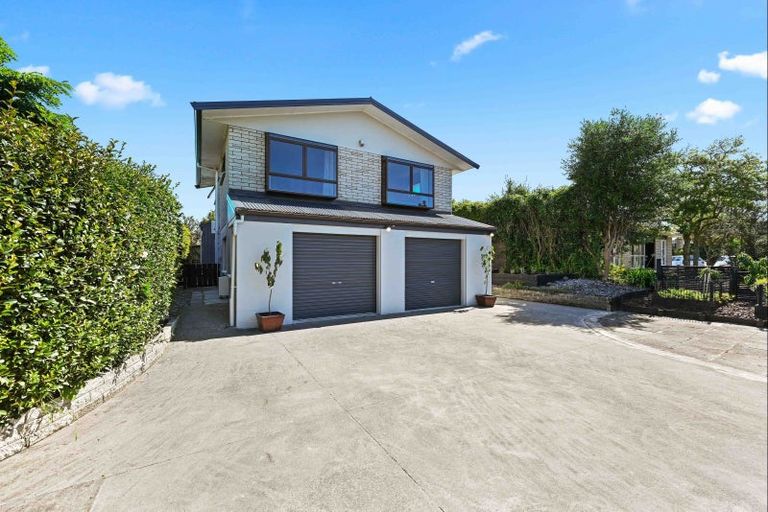 Photo of property in 14 Mcdowall Place, Queenwood, Hamilton, 3210