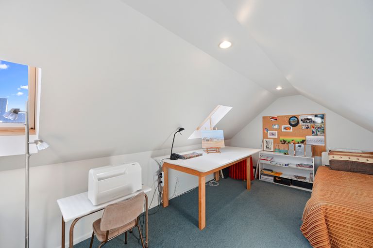 Photo of property in 1a Whaka Terrace, Huntsbury, Christchurch, 8022