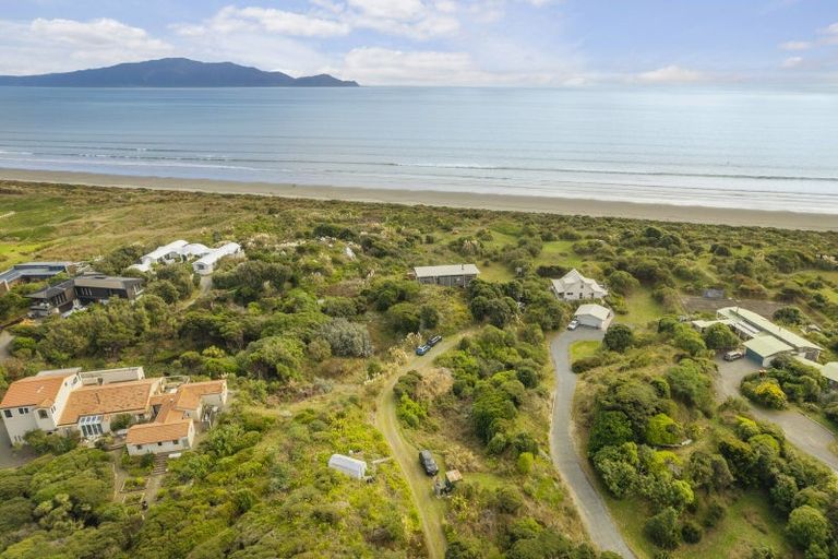 Photo of property in 72 Paetawa Road, Peka Peka, Waikanae, 5391