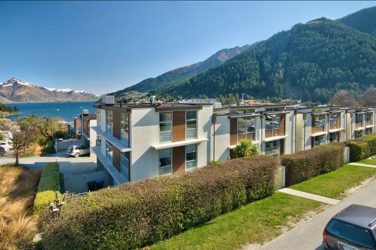 Photo of property in The Beeches Apartments, 13/60 Hallenstein Street, Queenstown, 9300