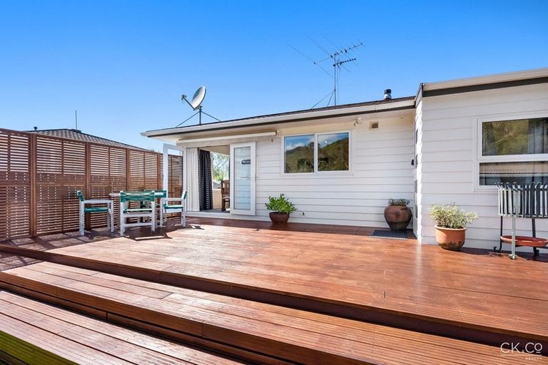 Photo of property in 71 Holdsworth Avenue, Trentham, Upper Hutt, 5018