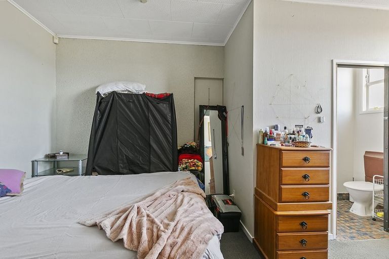 Photo of property in 97 Townsend Road, Miramar, Wellington, 6022