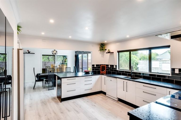 Photo of property in 13 Donegal Crescent, Tamatea, Napier, 4112