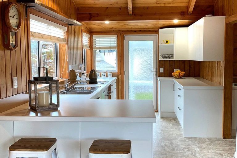 Photo of property in 122b Barbara Avenue, Whangamata, 3620