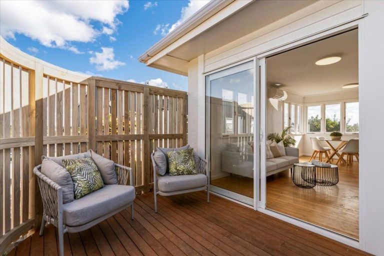 Photo of property in 3b Hilltop Road, Parkvale, Tauranga, 3112