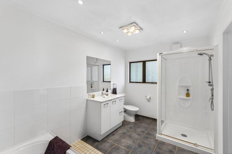 Photo of property in 19 Durham Drive, Havelock North, 4130