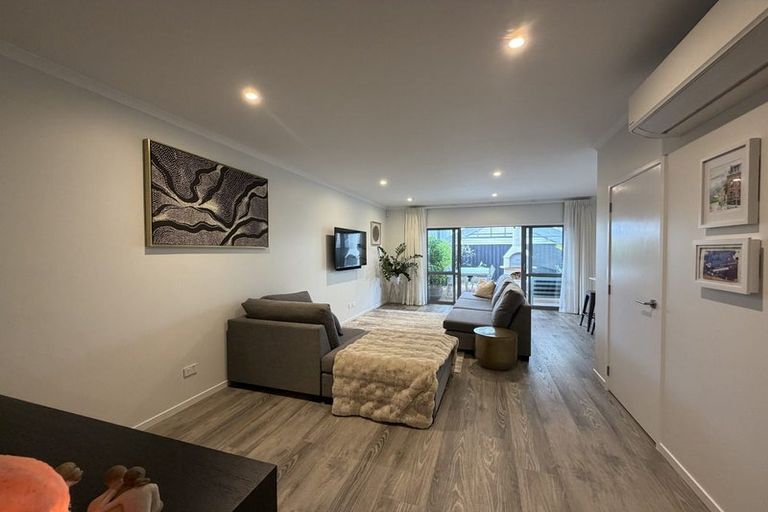 Photo of property in 33 Bristol Freighter Road, Hobsonville, Auckland, 0616