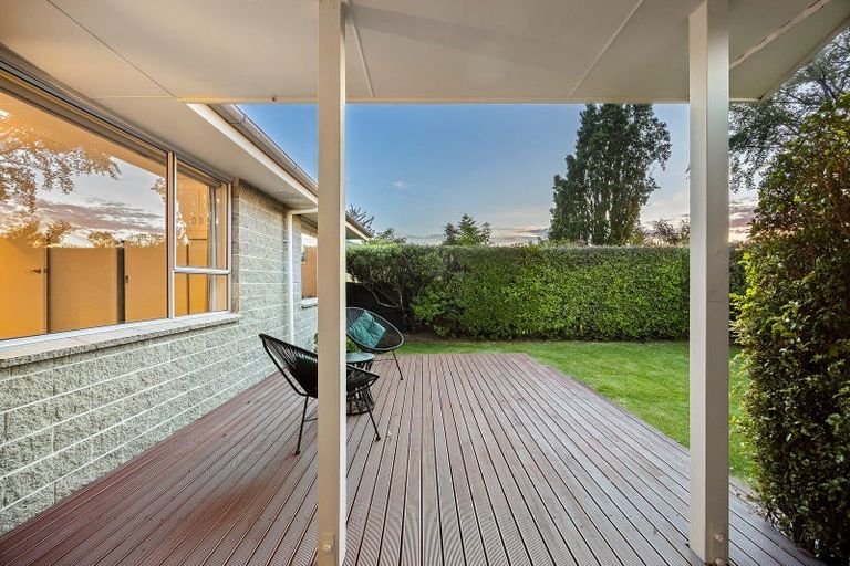Photo of property in 42 Palatine Terrace, Saint Martins, Christchurch, 8022