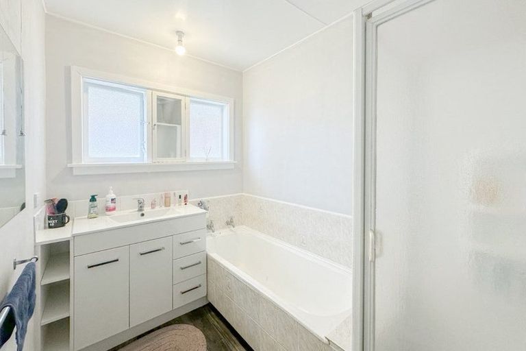 Photo of property in 334 Blenheim Road, Upper Riccarton, Christchurch, 8041