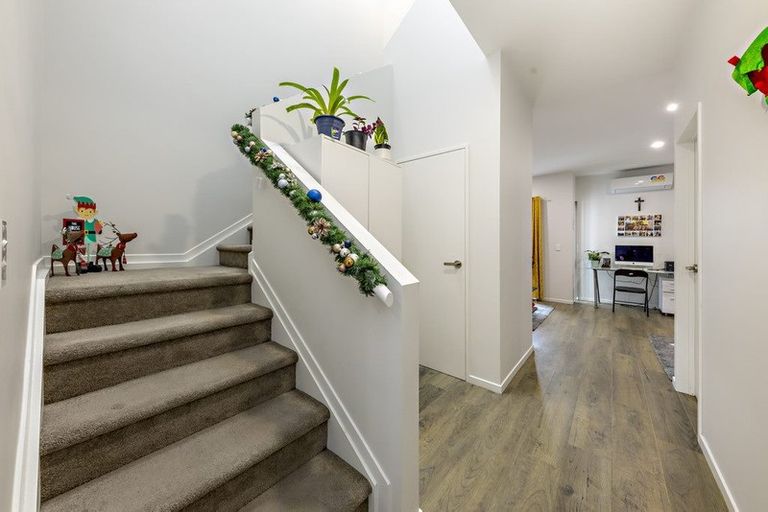 Photo of property in 9 Riroriro Close, Papakura, 2110